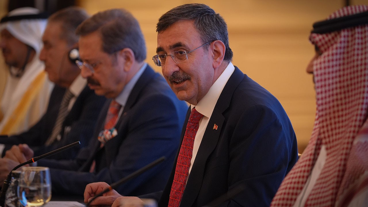 Yılmaz: İİT içi ticaret ve yatırım için yeni yol haritaları ve İSEDAK destekleri
