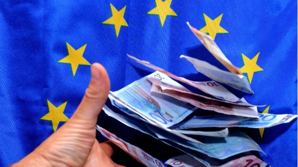 AB'den Almanya'ya 659 milyon euroluk yarı iletken takviyesi