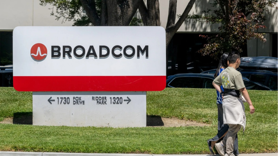 Apple ve Broadcom’un Özel Tasarım Çip Tedarik Antlaşması 2031’e Uzatılıyor