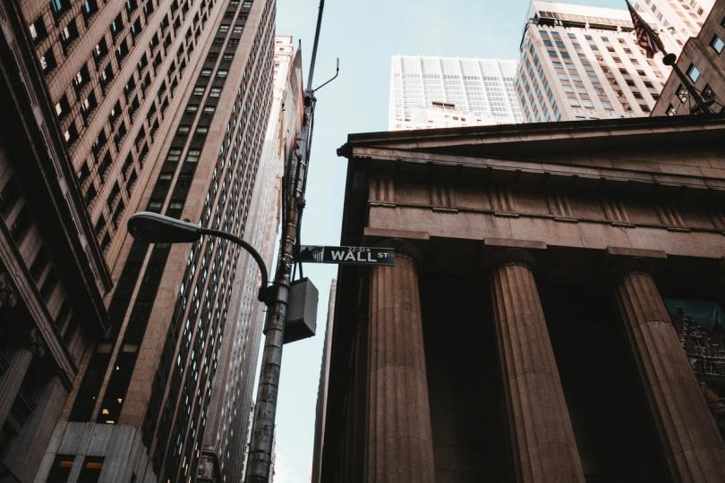 Bitcoin ETF'leri ve özel kredi fonlarından milyarlarca dolar çıkışı, artan piyasa risklerine işaret ediyor