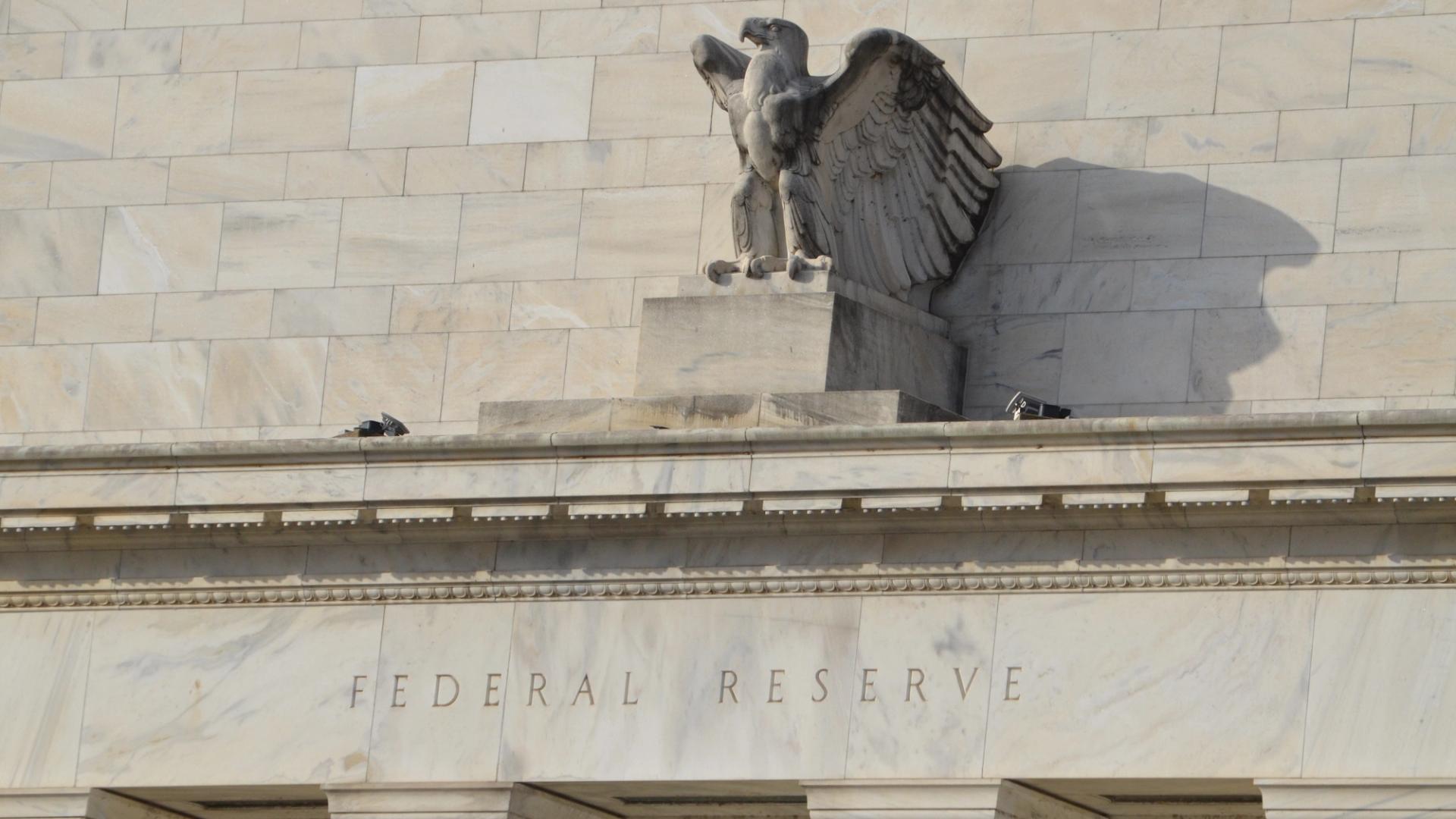 Bitcoin opsiyon traders, Fed toplantısına giderken hedge'lerini azaltıyorlar.