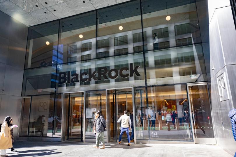 BlackRock'un kripto varlıkları, 15 milyar dolarlık net girişlere rağmen %39 düştü