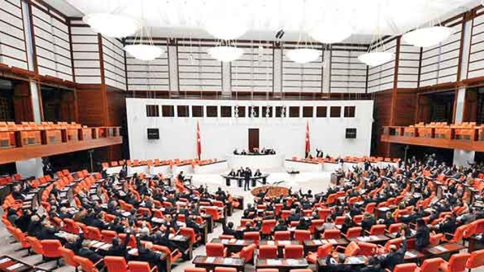En düşük emekli aylığını da içeren kanun teklifi TBMM'de kabul edildi