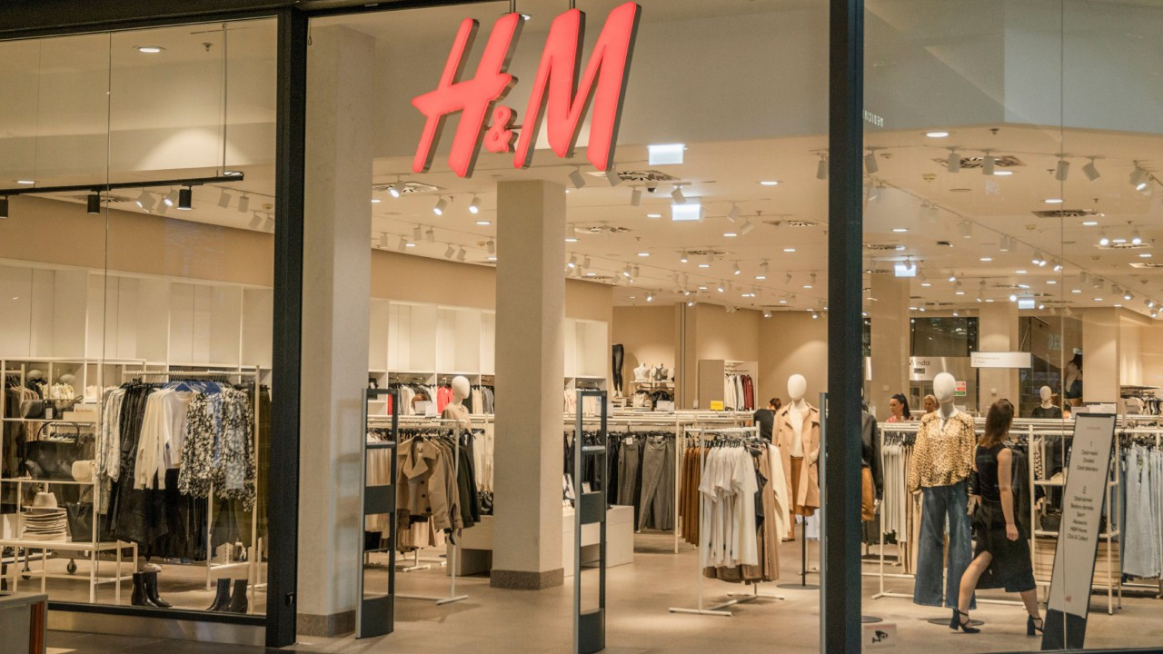 H&M: Büyümeyi Sürdüren Yeniden Yapılanma ve Küresel Mağaza Stratejisi