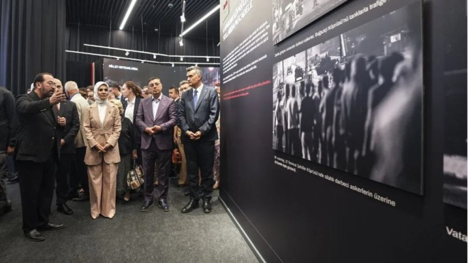 "İrade Bizim, Zafer Bizim" standı ziyaretçileriyle buluştu