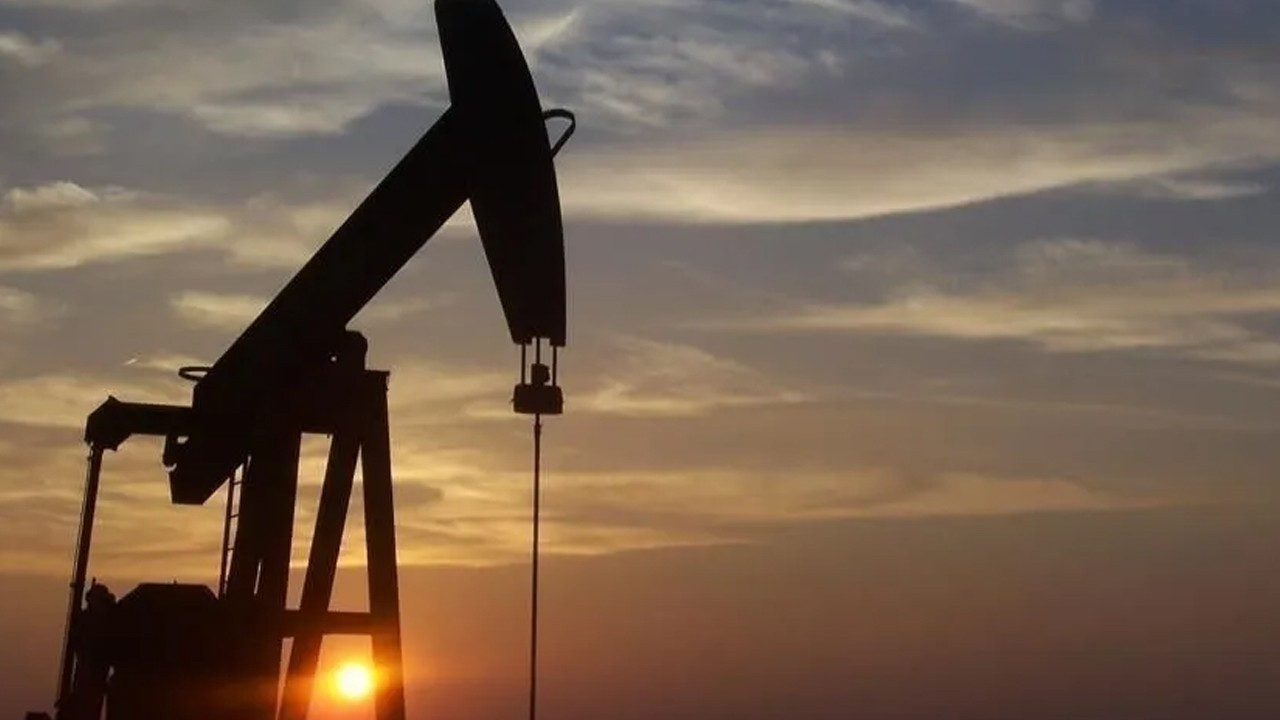 İran Petrol Bakanlığı: Petrol satışımız 4 ayda 11 milyar doları geçti