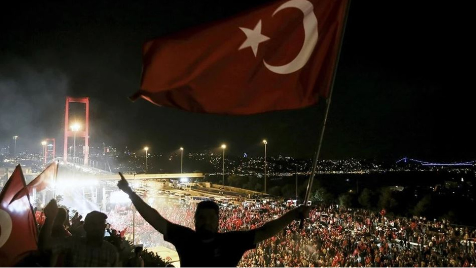 İş dünyası: Egemenlik kayıtsız kuralsız milletindir