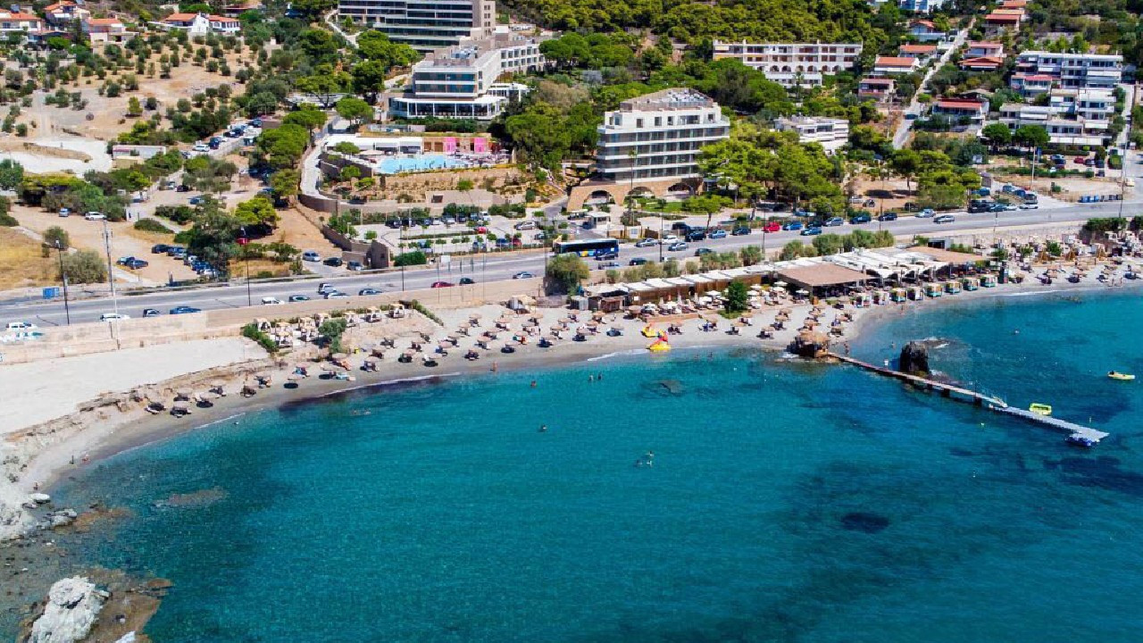 Komşu'da bir günlük plaj keyfi 100 Euro'yu aşıyor