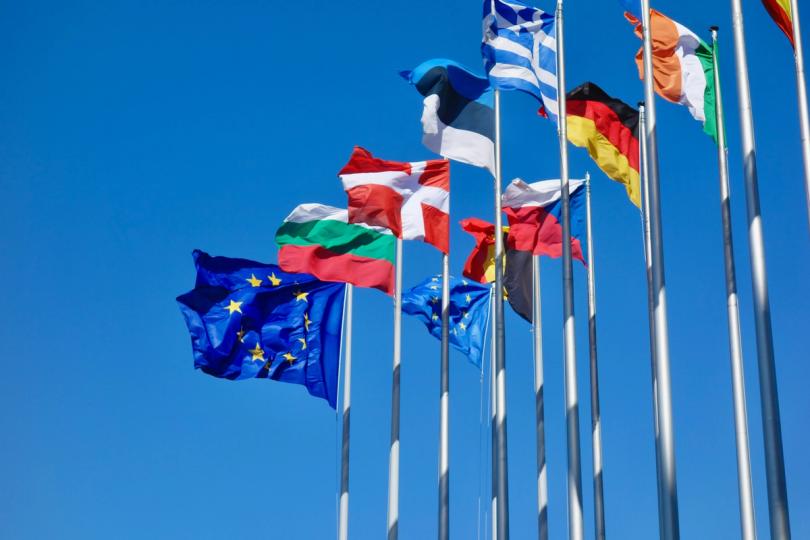 MiCA Değerlendirmesi, Küresel Bir Düzenleyicinin Yenilik ve Tüketici Koruması Arasındaki Dengeyi Gözetme İşaretleri<br>The Markets in Crypto-Assets Regulation (MiCA) aims to establish a comprehensive regulatory framework for digital assets within the European Union, seeking to encourage innovation w