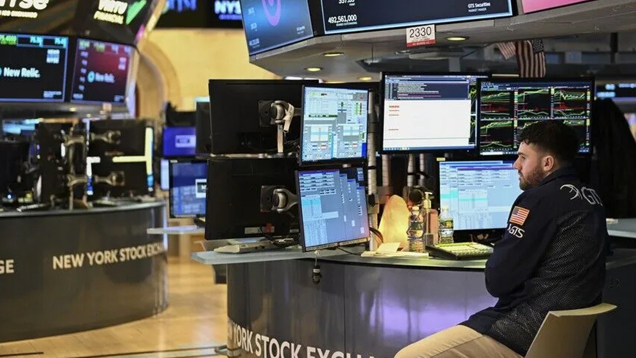 New York borsası karışık seyirle açıldı