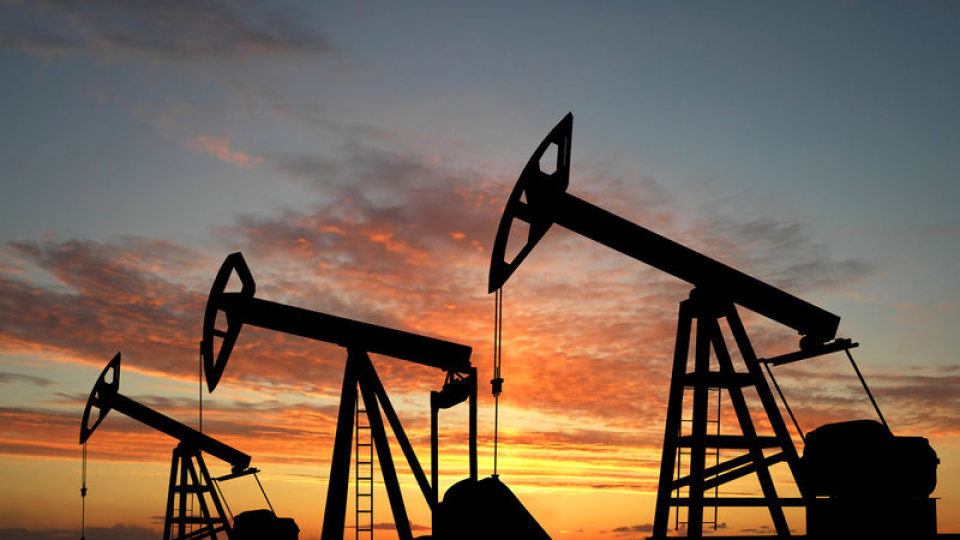 Petrol haftaya güçlü başladı: Brent 90 dolar eşiğini aştı