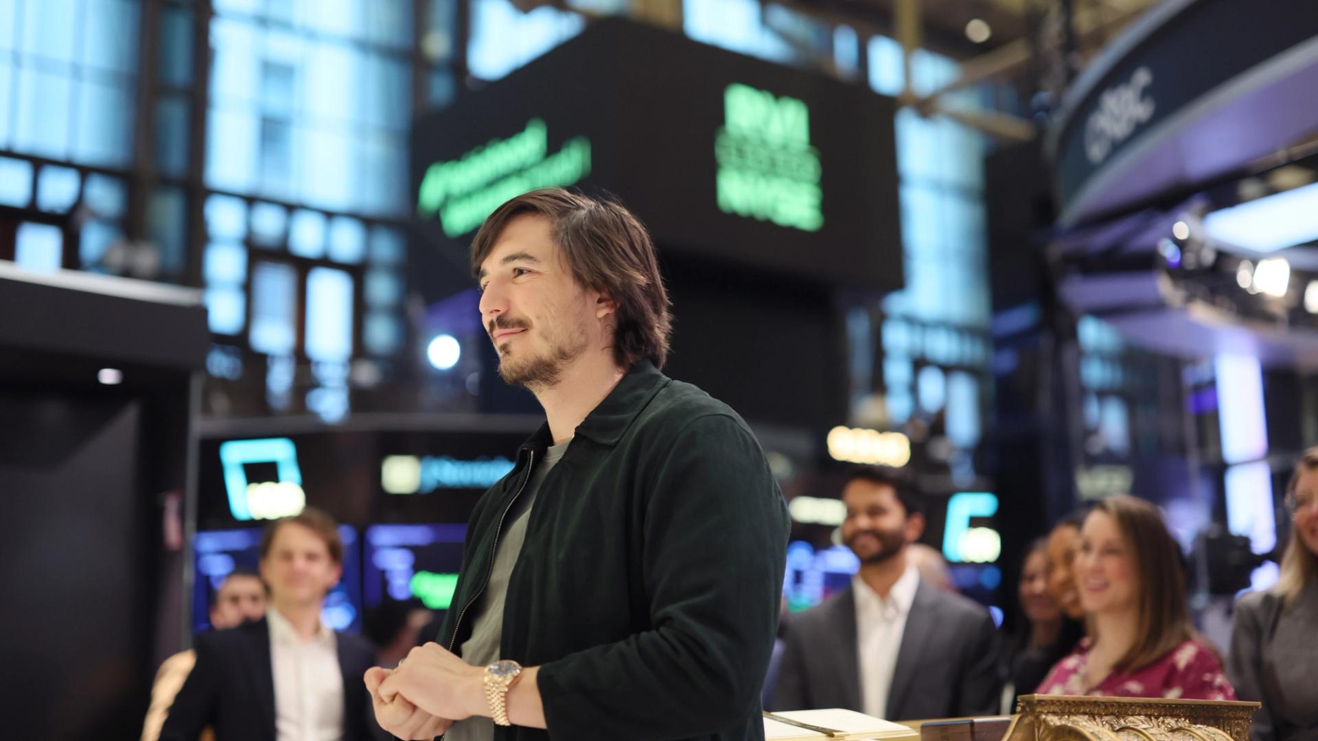 Robinhood Zincirinin gerçek dünya varlıkları, tokenleştirilmiş hisse senetleri daha büyük işlem hacmine başlarken beş kat artış gösterdi.