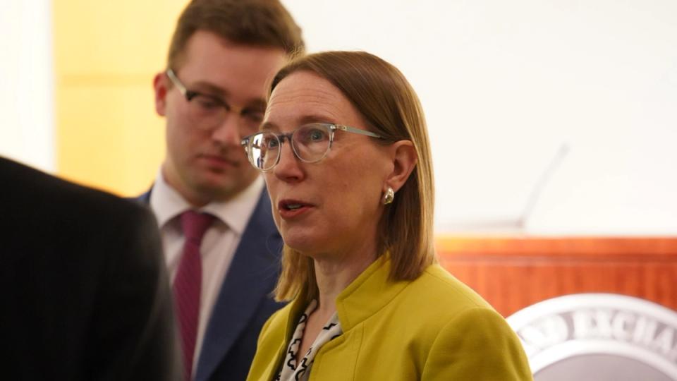 SEC'in Peirce'inden uyarı: bazı DeFi kasaları, zincir içi kredi verme işlemleri menkul kıymetler yasaları kapsamına girebilir