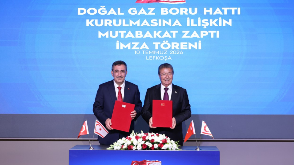 Türkiye ile KKTC arasında doğalgaz çizgisi için imzalar atıldı