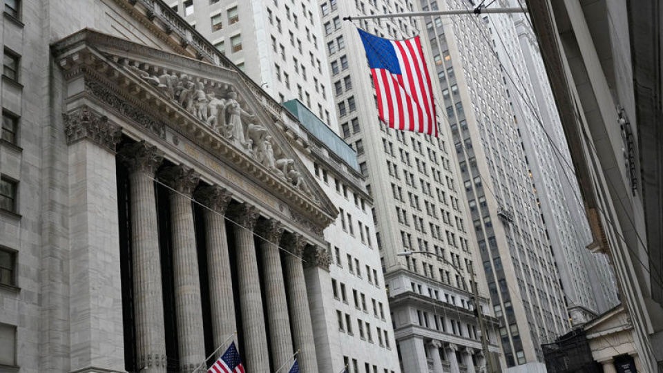 Wall Street bankalarının rekor çeyreği, işten çıkarmaları yavaşlatmadı
