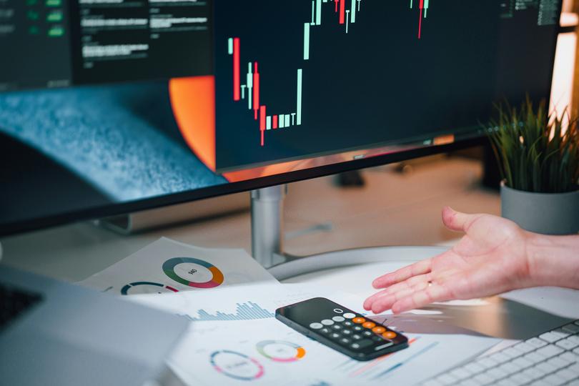 XRP balinaları birikintiye devam ederken, küçük yatırımcılar teslim oluyor